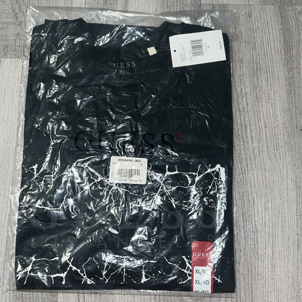 Men Guess Black Graphic T-Shirt